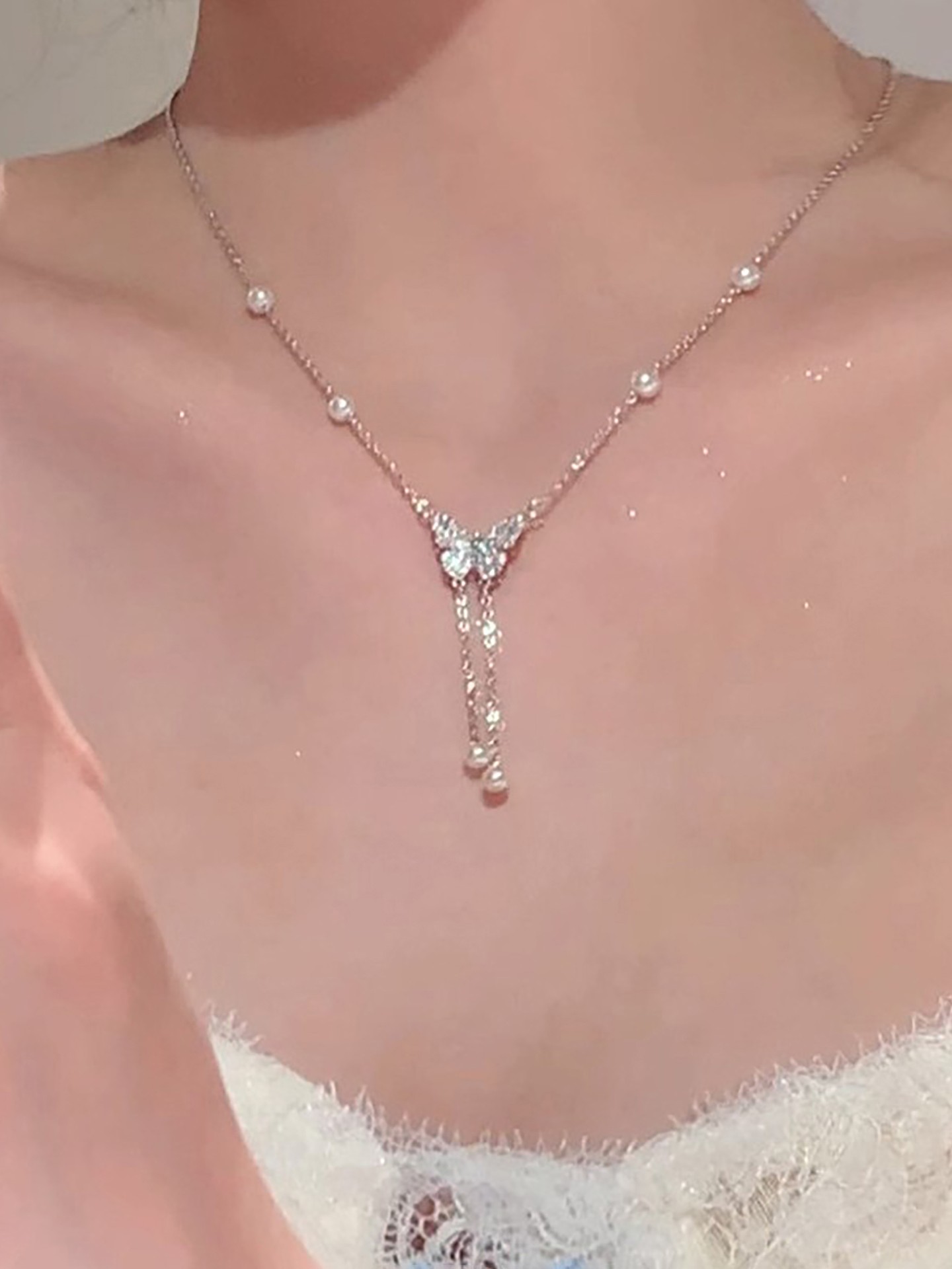 Butterfly Artificial jewellery - Pendant Necklace Color: Silver | Size: One-Size | Elements: Butterfly | Main Material: Alloy | Quantity: 1 Piece