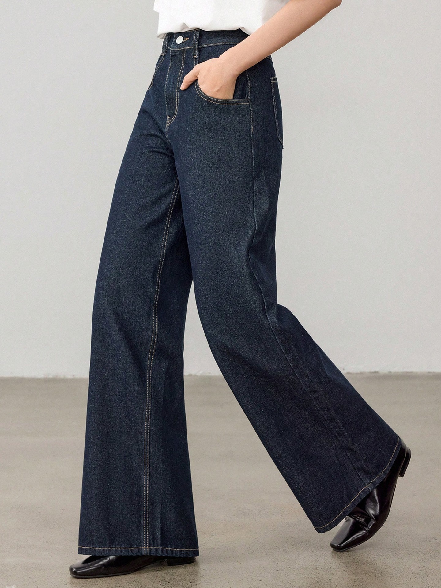 High Waist Indigo Wash Contrast Stitching Straight Leg Jeans Color: Indigo | Size: XS, S, M, L, XL | Fit Type: Regular Fit | Quantity: 1 Piece | Belt: Does not come with Belt | Main Fabric: Denim